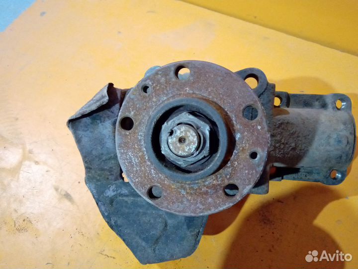 Кулак передний левый на Fiat Ducato