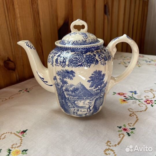 Чайник фарфоровый Villeroy & Boch, серия Burgenlan