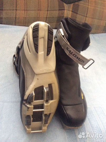 Ботинки лыжные, палки, лыжи и чехлы