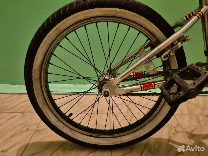 Трюковой велосипед бмх mongoose legion