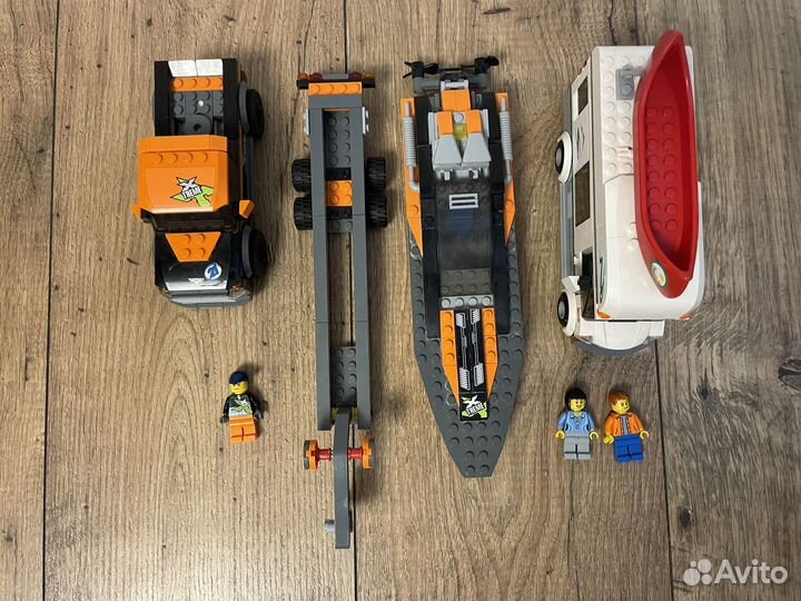 Lego city Дом на колесах и Внедорожник с катером
