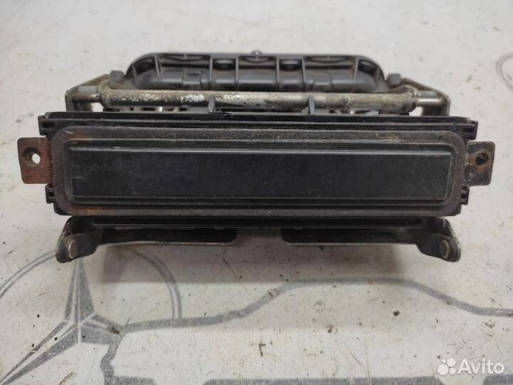 Ручка открытия багажника w140 S-class 104.990