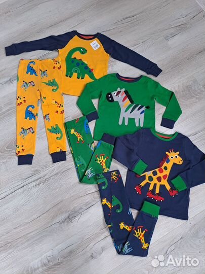 Комплект пижам 98-100 next