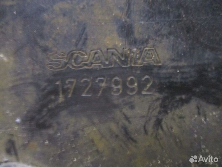 Кронштейн фары правый Scania 1727992