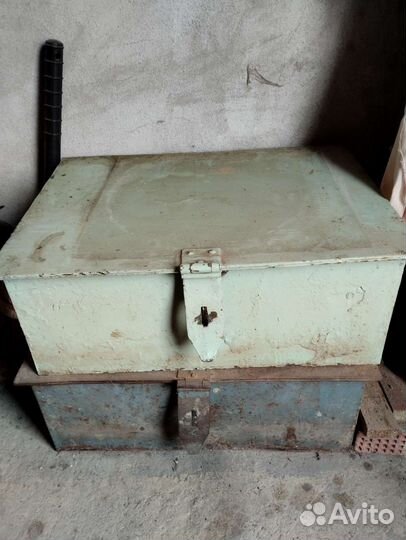 Сейф напольный