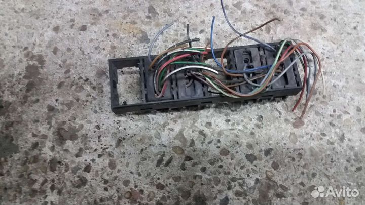 Кнопки с аварийкой mb w202