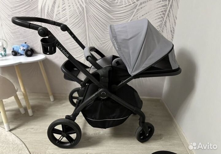 Коляска прогулочная luxmom