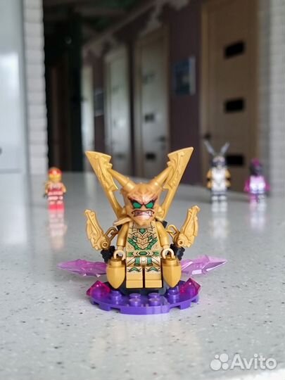 Золотой ллойд Lego фигурка