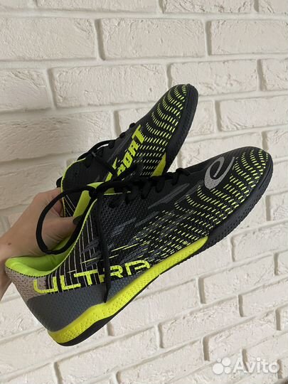 Футбольные бутсы для зала