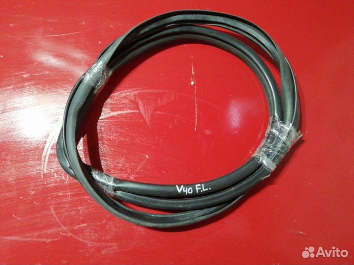 Уплотнитель двери передний левый Toyota Camry XV40