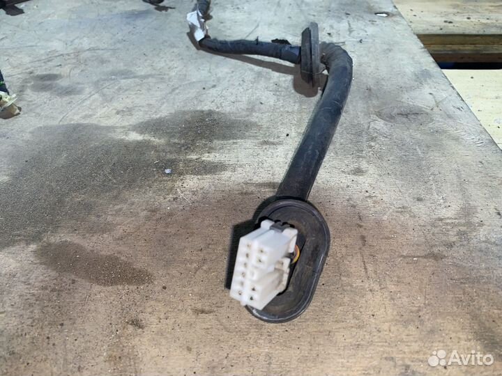 Mitsubishi Space Star проводка двери задняя правая