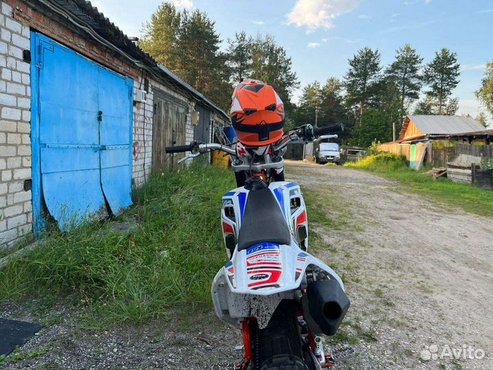 Кроссовый мотоцикл