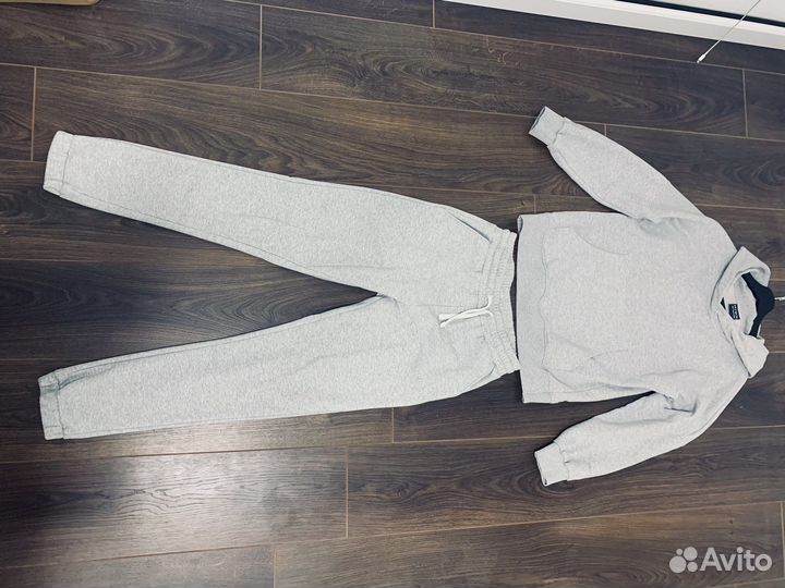 Спортивный костюм женский