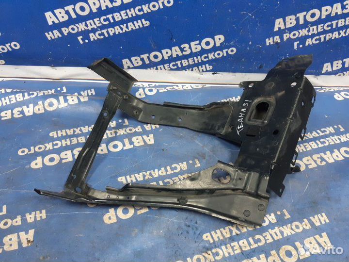 Рамка фары Nissan Teana J31 седан 2006