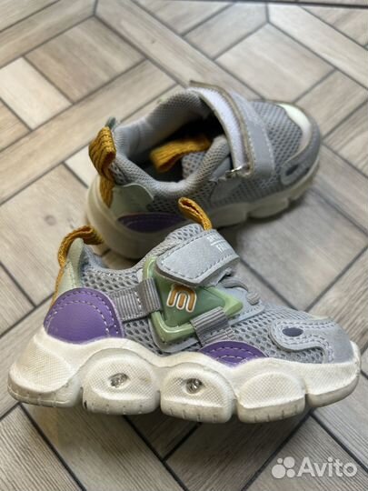 Кроссовки детские