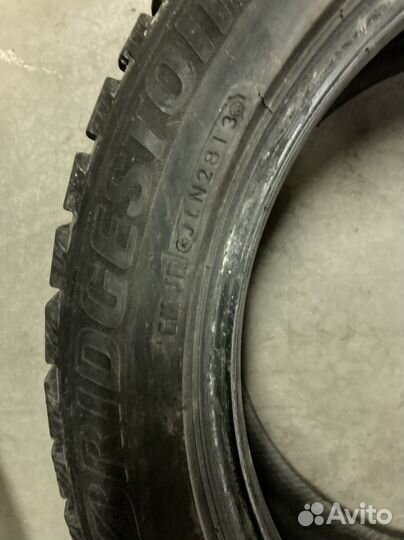 Bridgestone Blizzak Spike-01 225/50 R17 98T