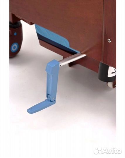 Медицинская кровать для инвалидов