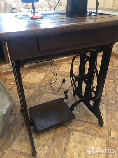 Швейная машина Naumann