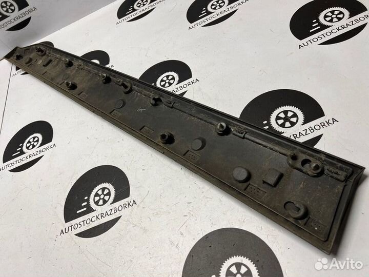 Молдинг на дверь передний правый Volvo Xc90