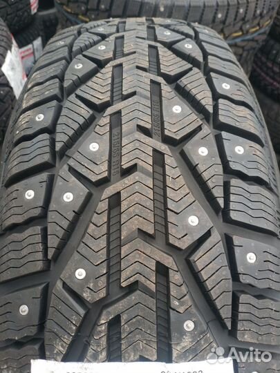 Tigar SUV Ice 215/65 R16 102T