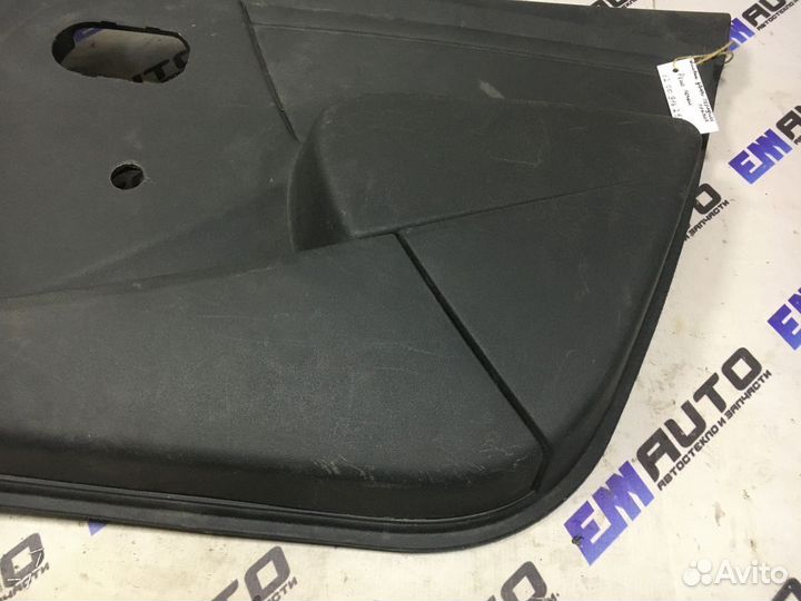 Обшивка двери передней правой Рено Логан