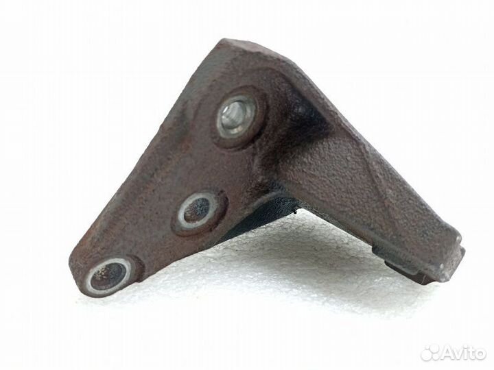 Кронштейн опоры двигателя Toyota Highlander 2 2GR