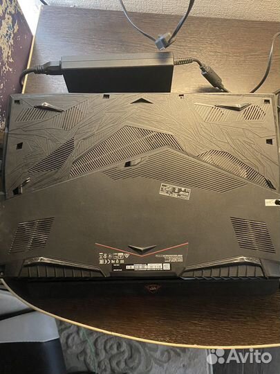 Игровой ноутбук MSI GL75-9SCK 17.3