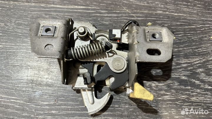 Замок капота volvo S40 V50