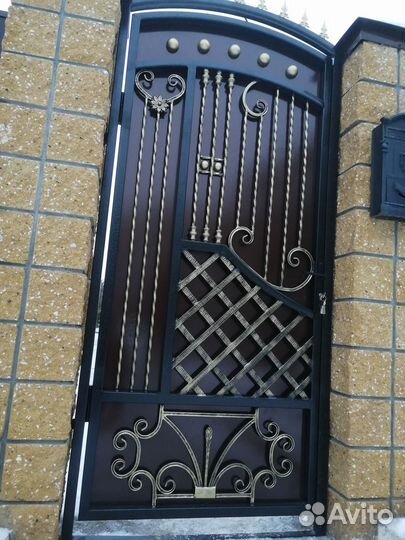 Кованные распашные ворота