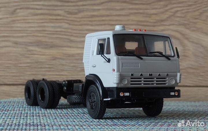 Шасси камаз-53212, разные цвета кабин, 1/43