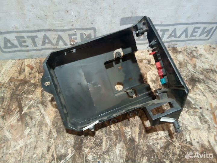 Корпус блока предохранителей Peugeot 206