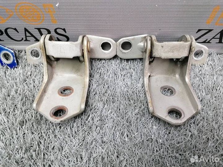 Петли передней двери Mazda 3 5 Cx-7