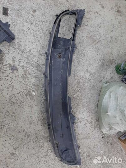 Мерседес 251 крышка капота на воздуховоды