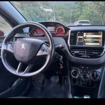 Peugeot 208 1.2 AMT, 2013, 149 000 км, с пробегом, цена 730 000 руб.