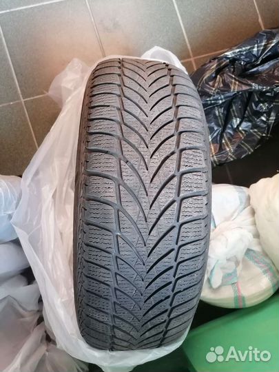 Goodyear UltraGrip 2 195/60 R15