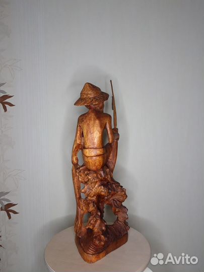 Статуэтка из дерева суар 