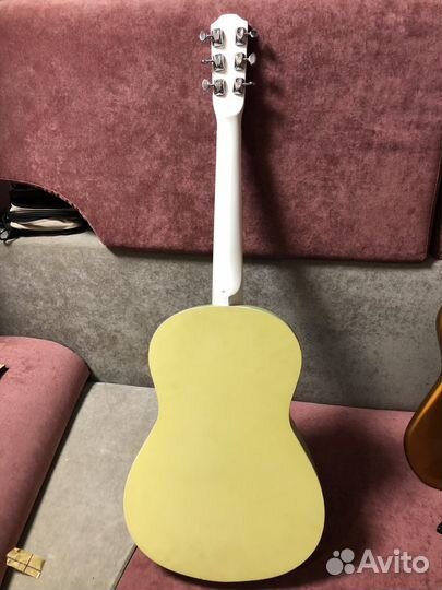 Электро-акустическая гитара