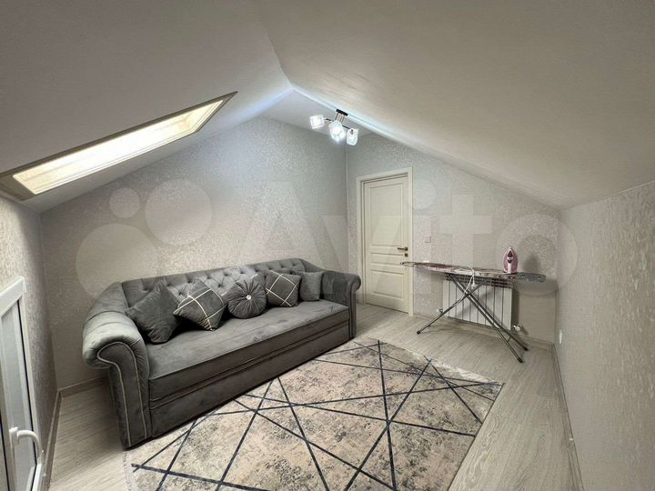 2-к. квартира, 67 м², 4/4 эт.