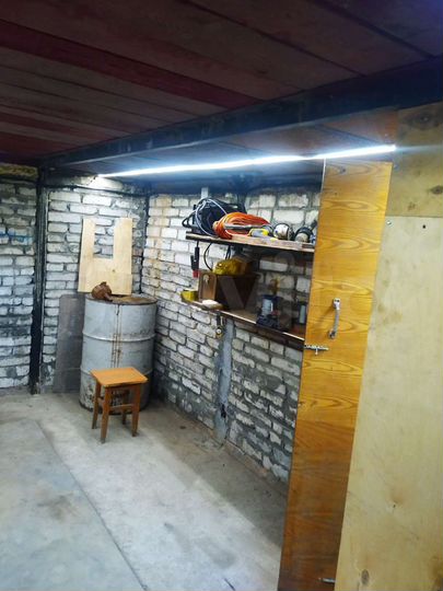 Гараж, > 30 м²