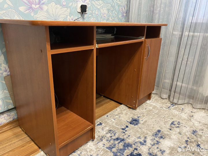 Комьютерный стол