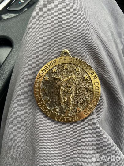 Изготовление медалей, кубков, значков