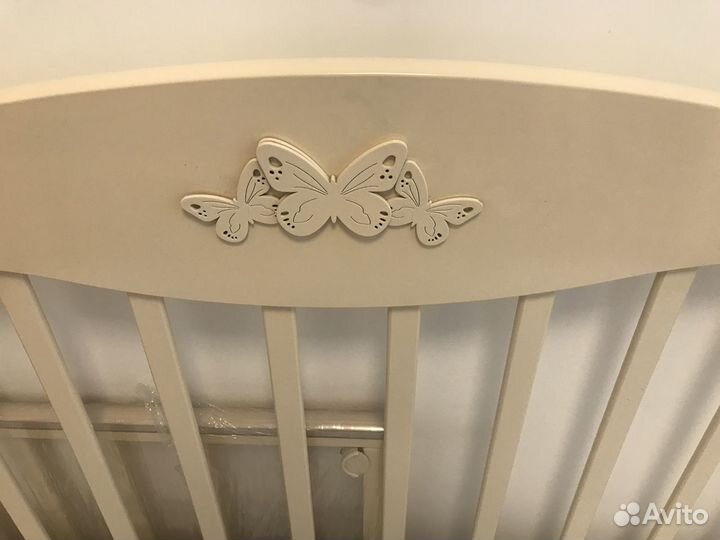 Детская кроватка с матрасом и бортиками