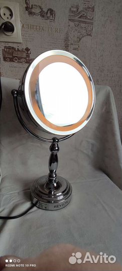 Зеркало Revlon c подсветкой