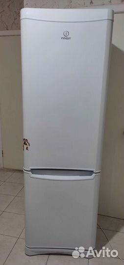 Холодильник Indesit. Класс А