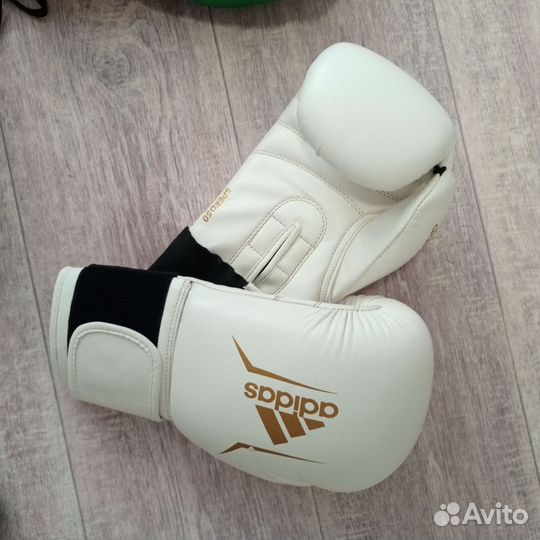 Боксерские перчатки