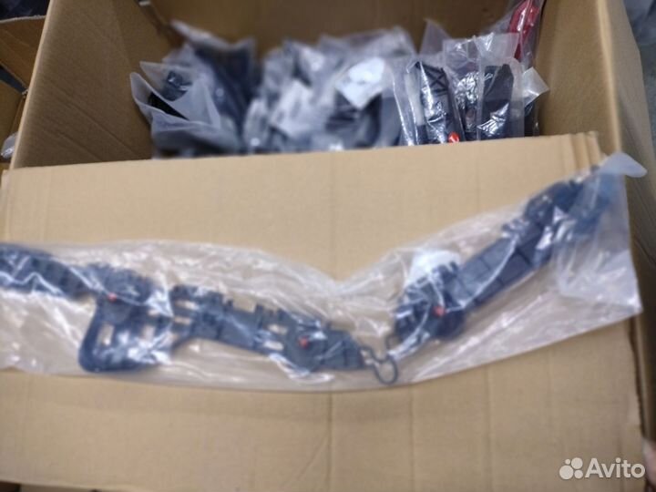 Кронштейн заднего бампера Toyota Camry 2017