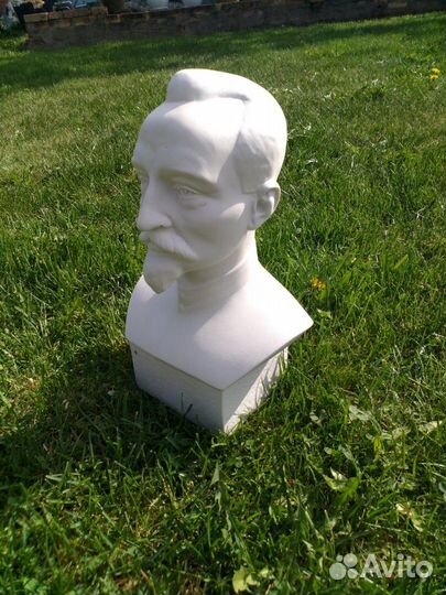 Бюст фарфоровый Ф.Э. Дзержинского