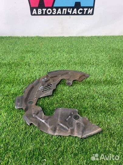 Тормозной щиток левый Ford Explorer 6 U625 2021