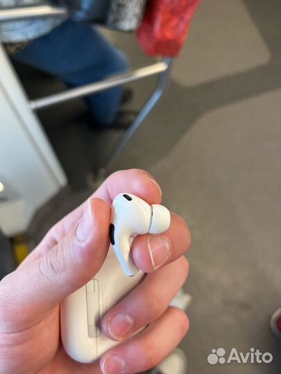 Кейс/правый наушник airpods pro 2 оригинал