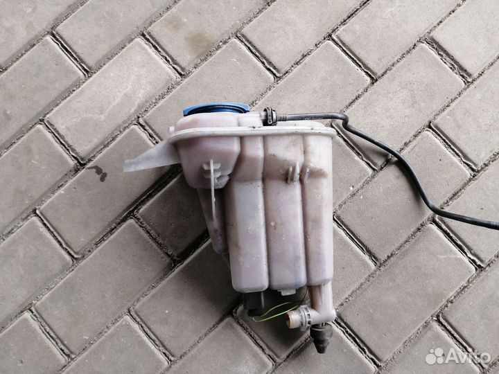 Расширительный бачок Ауди А4 Б8 8K0121403Q